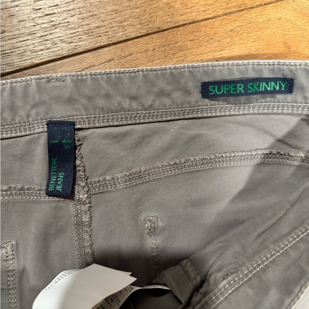 United Colors of Benetton Men’s Gray Slim Fit Pants | Modern Casual Chinos - Picture 2 of 2
